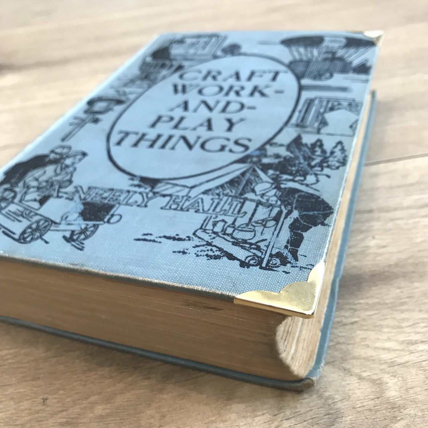 100 Book Corner Protectors - Silver / Gold coloured - 22 x 22 x 4.5mm