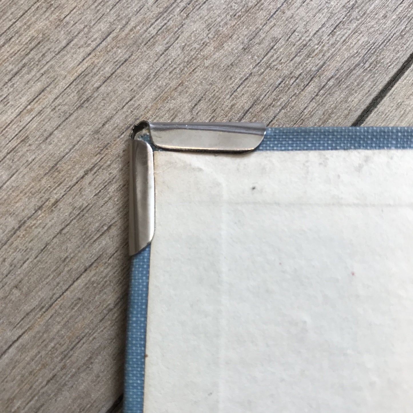100 Book Corner Protectors - Silver / Gold coloured - 22 x 22 x 4.5mm
