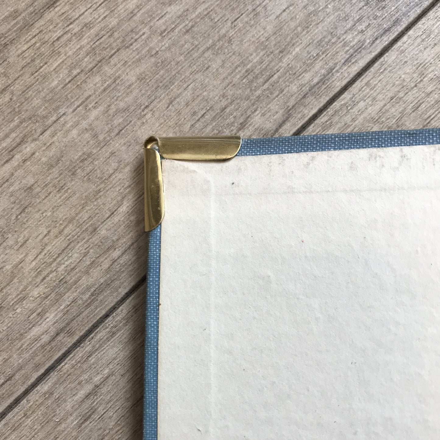 100 Book Corner Protectors - Silver / Gold coloured - 22 x 22 x 4.5mm