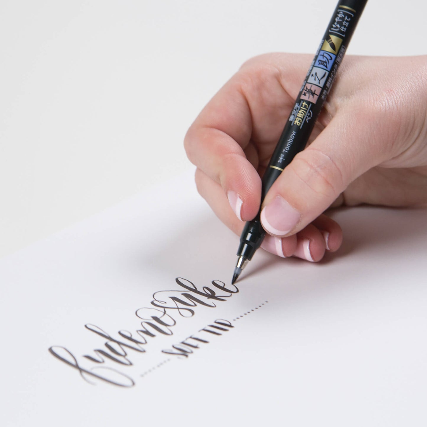 Handwriting example of Tombow Fudenosuke Soft Brush Pen Black