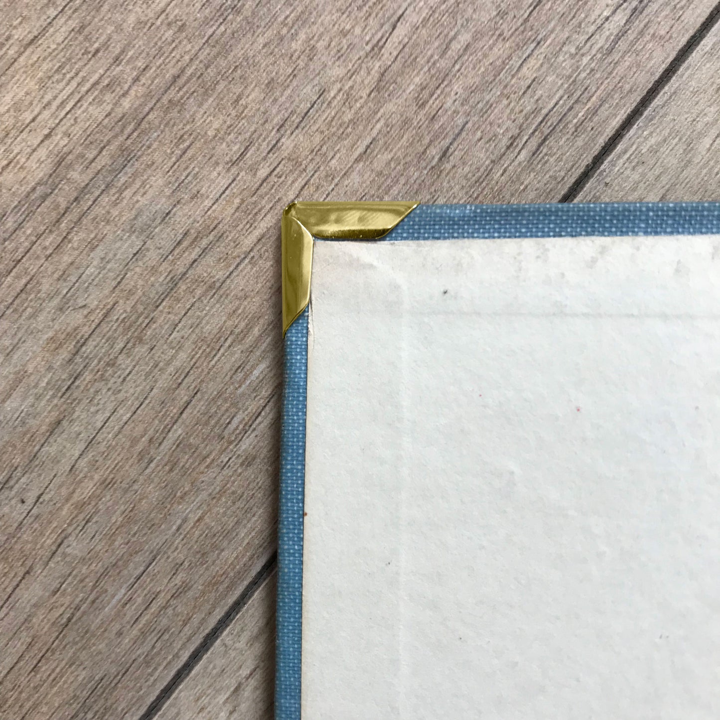 100 Book Corner Protectors - Silver / Gold / Black coloured - 16 x 16 x 3.5 mm